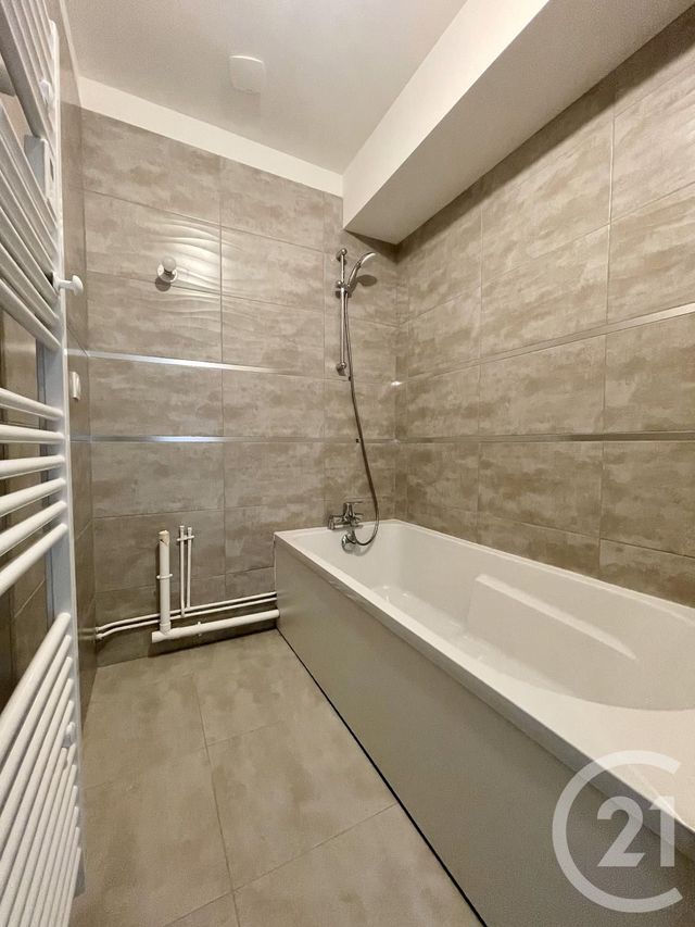 Afficher la photo en grand Appartement F4 à vendre - 4 pièces - 81.6 m2 - BREUILLET - 91 - ILE-DE-FRANCE - Century 21 Agence De La Mairie