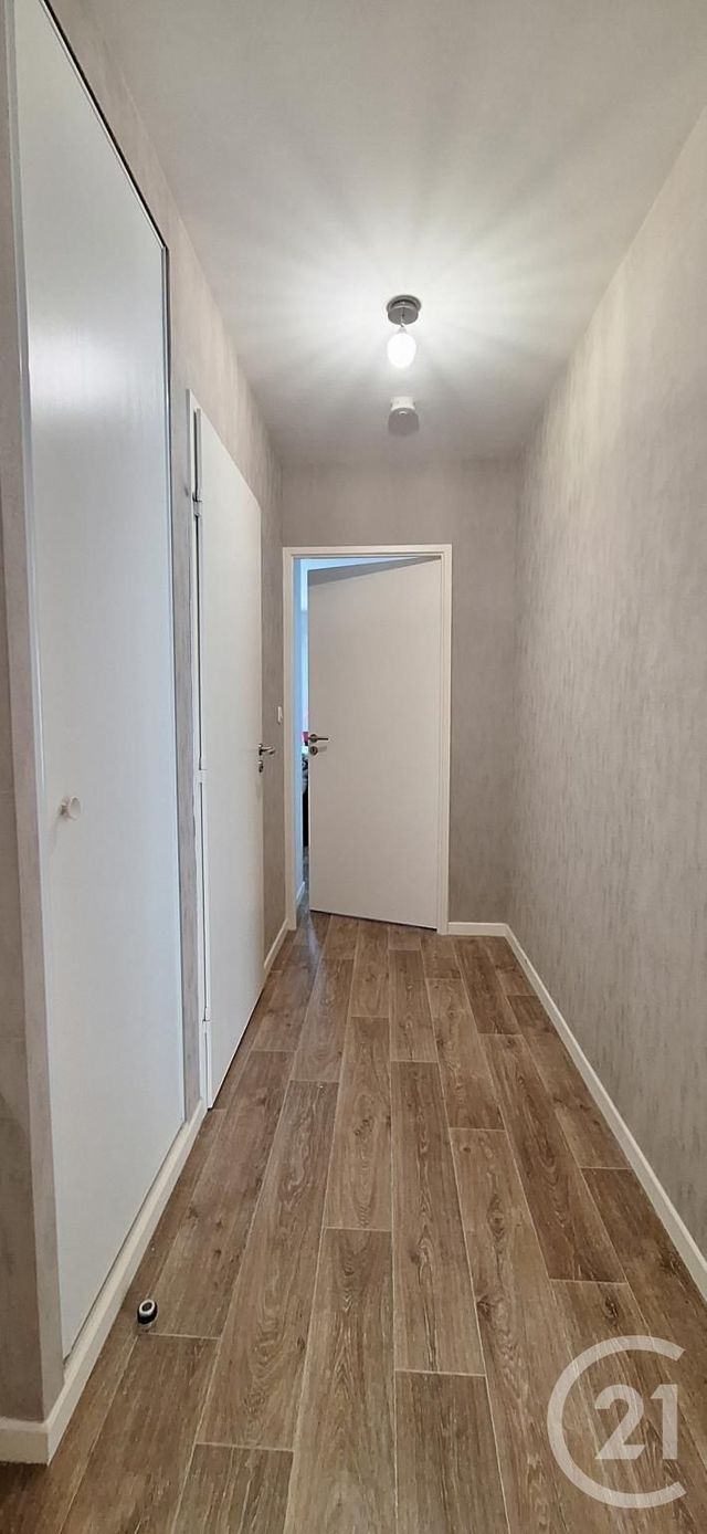 Afficher la photo en grand Appartement F4 à vendre - 4 pièces - 82.0 m2 - ARPAJON - 91 - ILE-DE-FRANCE - Century 21 Agence De La Mairie