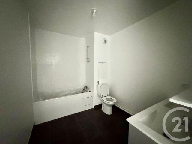 Appartement F4 à louer - 4 pièces - 80.0 m2 - BRUYERES LE CHATEL - 91 - ILE-DE-FRANCE - Century 21 Agence De La Mairie