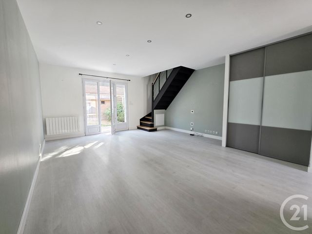 Appartement Triplex à vendre - 4 pièces - 71.54 m2 - CHEPTAINVILLE - 91 - ILE-DE-FRANCE - Century 21 Agence De La Mairie